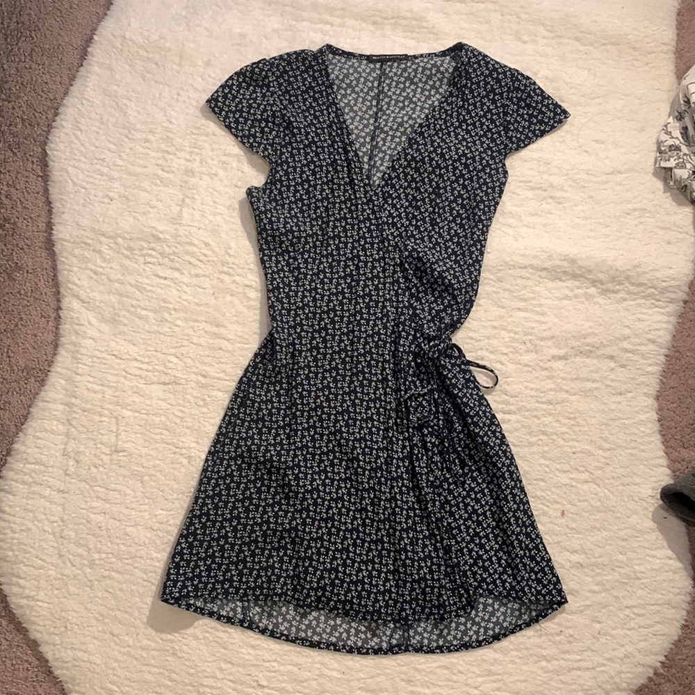 BRANDY MELVILLE dark blue floral wrap dress